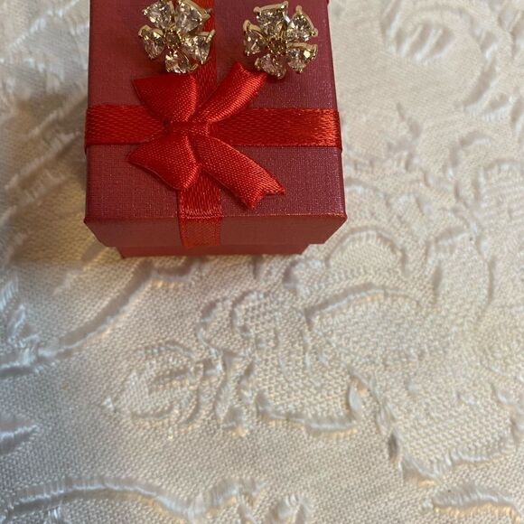 💥Swarovski Crystal Fashion Stud Earrings - Picture 9 of 11